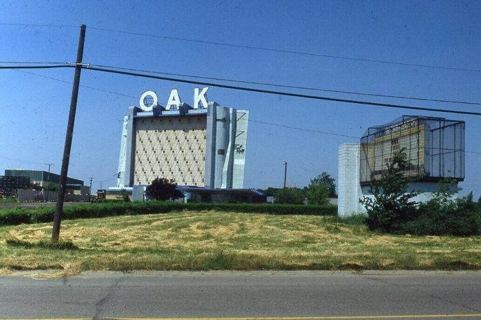 Oak Drive-In Theatre - Oak 2 8-1980